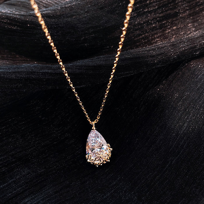 JANA · Collar Gota de Cristal